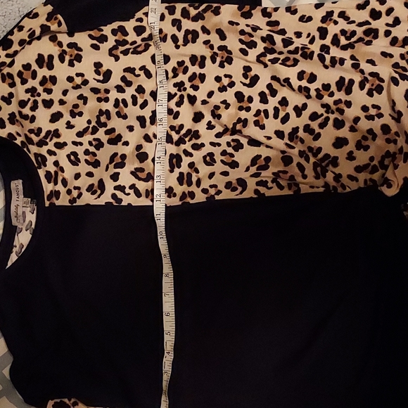 Womens leopard print absolutely famous shirt - Picture 7 of 7